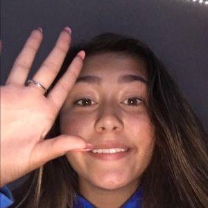 Meet your Posher, Kayla